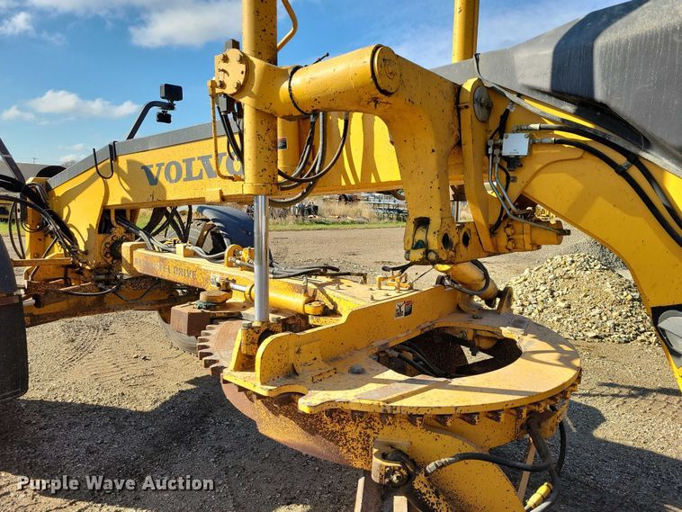 image for item EA2701 2003 Volvo G746B motor grader