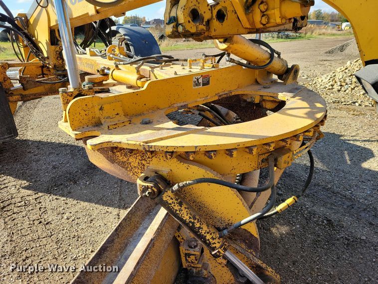 image for item EA2701 2003 Volvo G746B motor grader