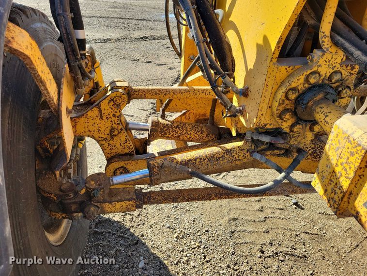 image for item EA2701 2003 Volvo G746B motor grader