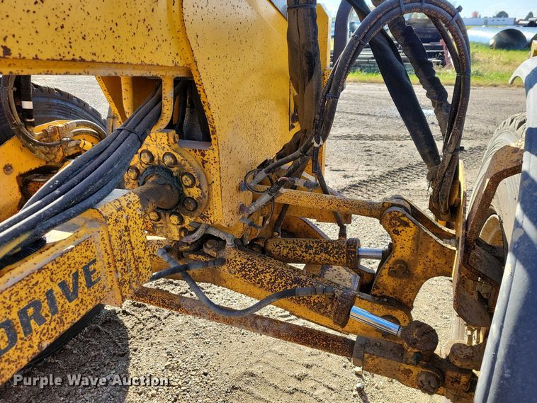 image for item EA2701 2003 Volvo G746B motor grader