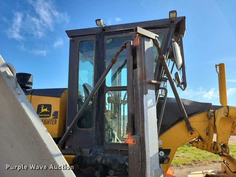 image for item EA2701 2003 Volvo G746B motor grader