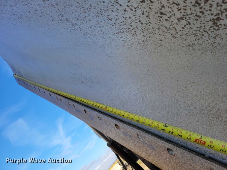 image for item EA2701 2003 Volvo G746B motor grader