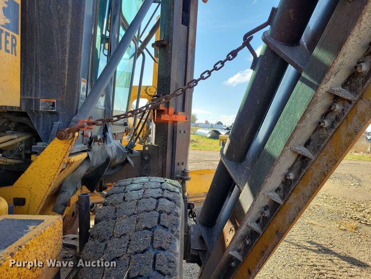 image for item EA2701 2003 Volvo G746B motor grader