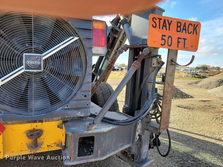 image for item EA2701 2003 Volvo G746B motor grader