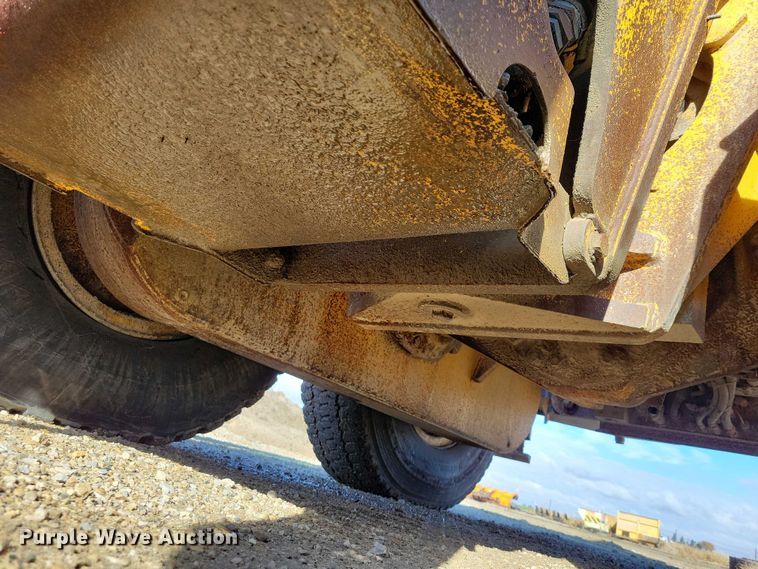 image for item EA2701 2003 Volvo G746B motor grader