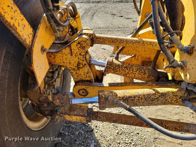 image for item EA2701 2003 Volvo G746B motor grader