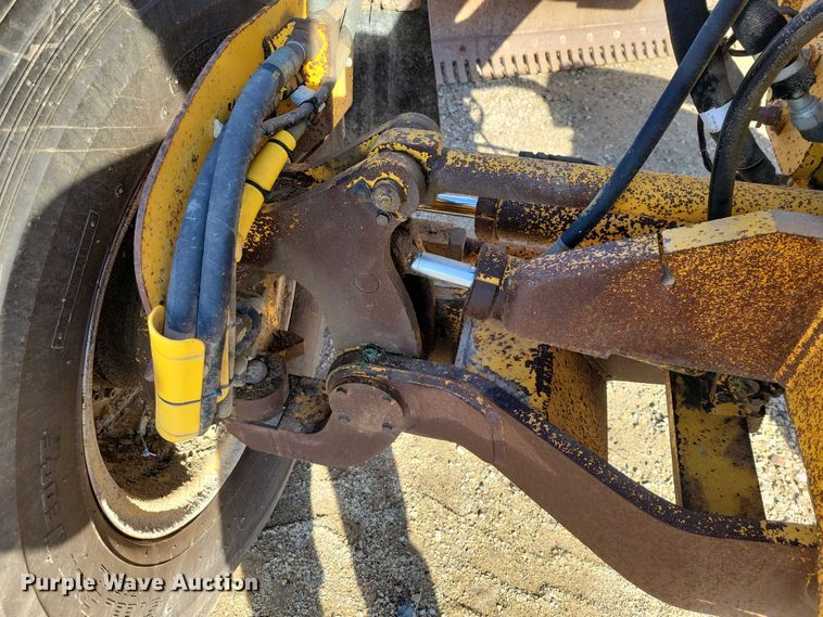 image for item EA2701 2003 Volvo G746B motor grader