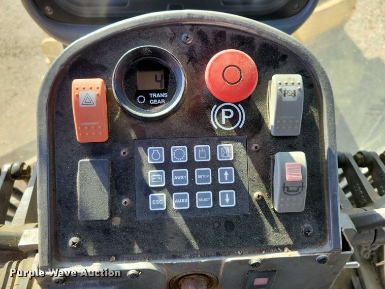 image for item EA2701 2003 Volvo G746B motor grader