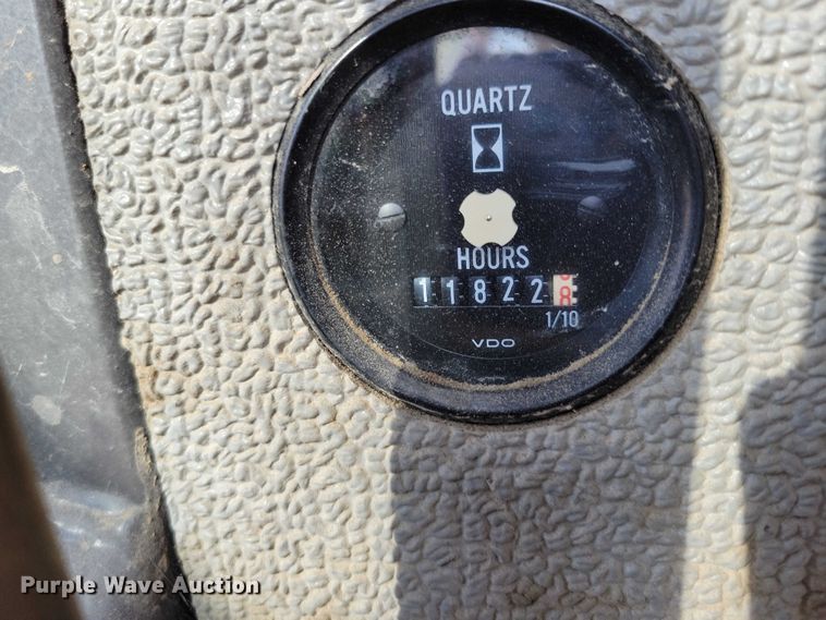 image for item EA2701 2003 Volvo G746B motor grader