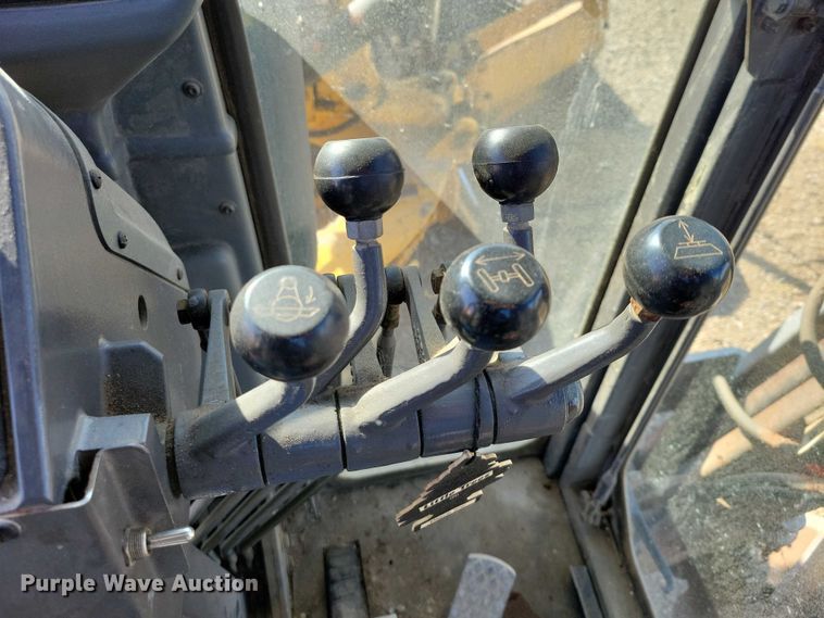 image for item EA2701 2003 Volvo G746B motor grader