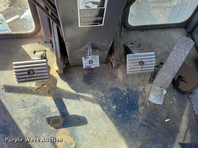 image for item EA2701 2003 Volvo G746B motor grader