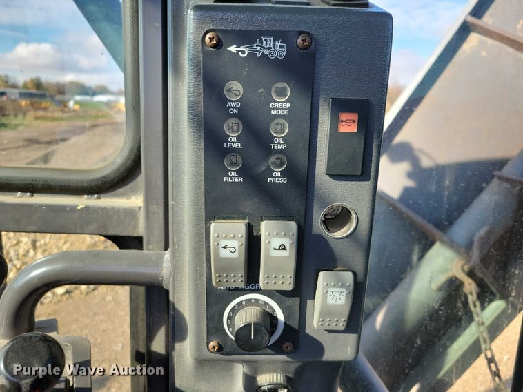 image for item EA2701 2003 Volvo G746B motor grader