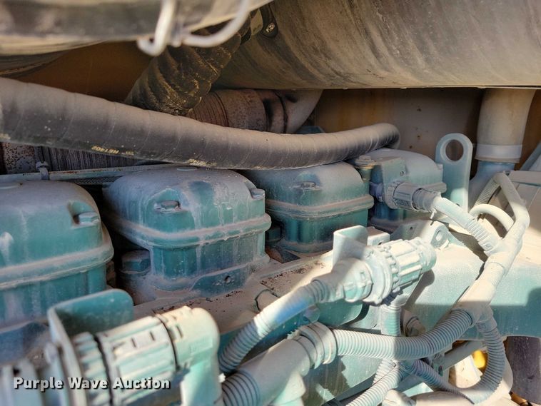 image for item EA2701 2003 Volvo G746B motor grader