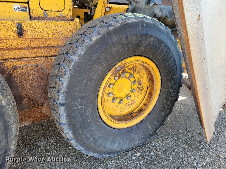 image for item EA2701 2003 Volvo G746B motor grader