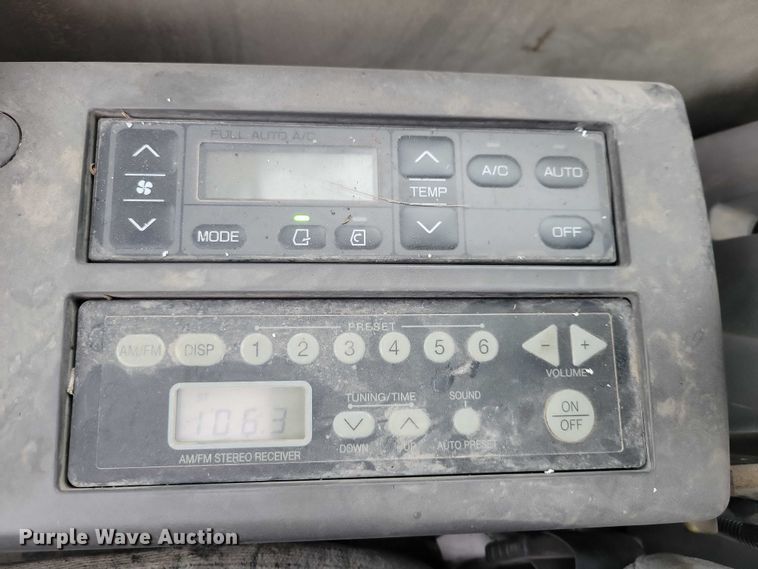 image for item EA2706 2012 John Deere 190D W wheeled excavator