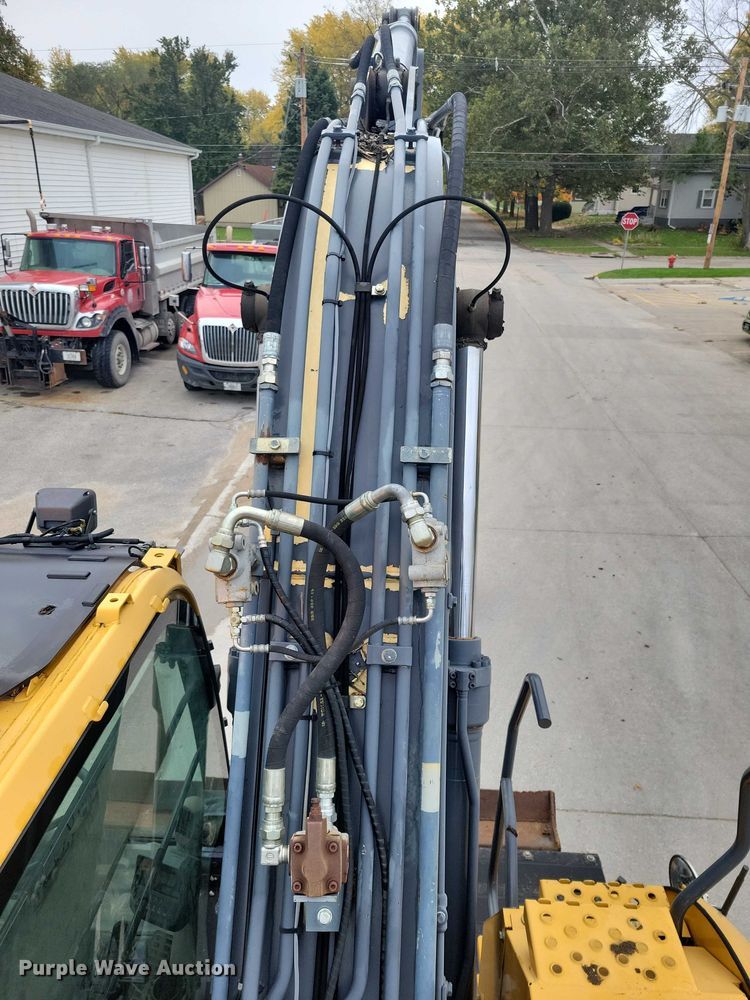 image for item EA2706 2012 John Deere 190D W wheeled excavator