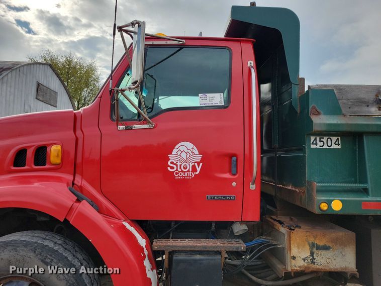 image for item EA2708 2004 Sterling L7500 dump truck