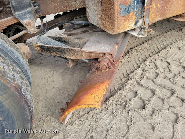 image for item EA2708 2004 Sterling L7500 dump truck