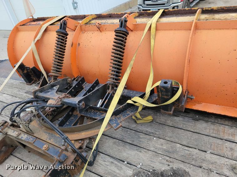 image for item EA2708 2004 Sterling L7500 dump truck