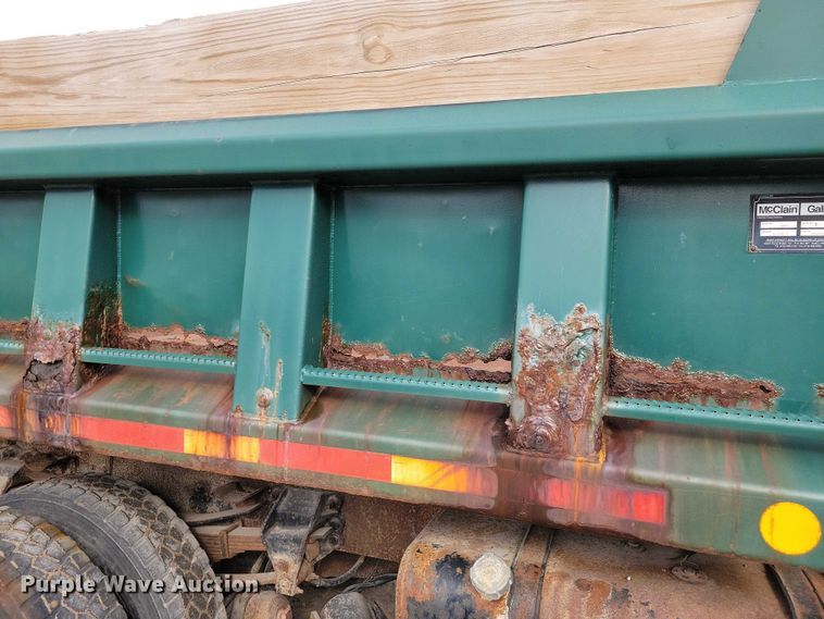 image for item EA2708 2004 Sterling L7500 dump truck