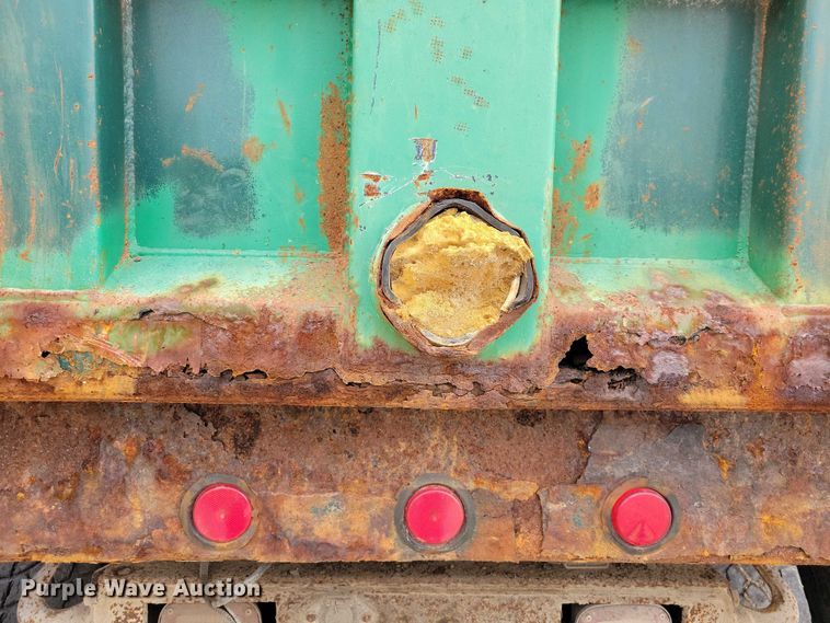 image for item EA2708 2004 Sterling L7500 dump truck