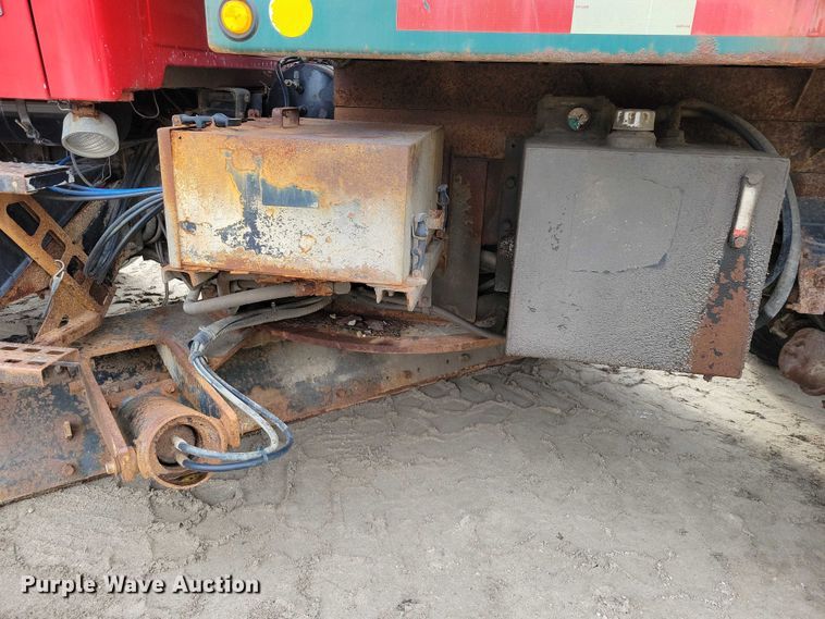 image for item EA2708 2004 Sterling L7500 dump truck