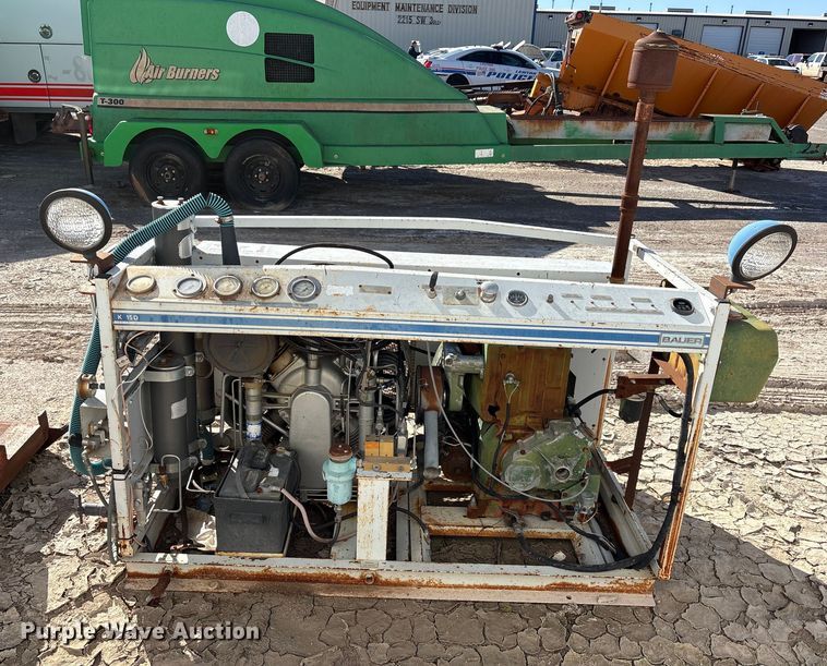 image for item EA7691 1991 Bauer K15-D air compressor