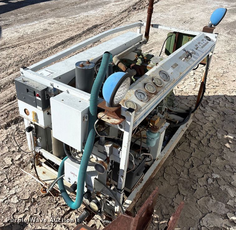 image for item EA7691 1991 Bauer K15-D air compressor