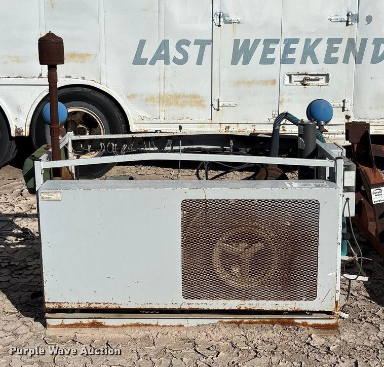 image for item EA7691 1991 Bauer K15-D air compressor