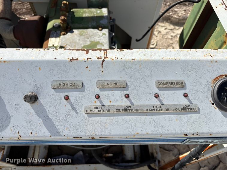 image for item EA7691 1991 Bauer K15-D air compressor