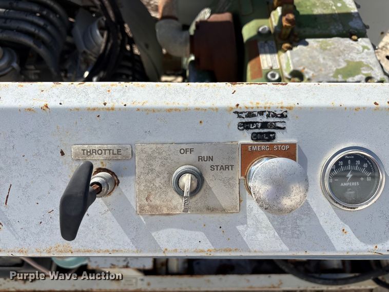 image for item EA7691 1991 Bauer K15-D air compressor