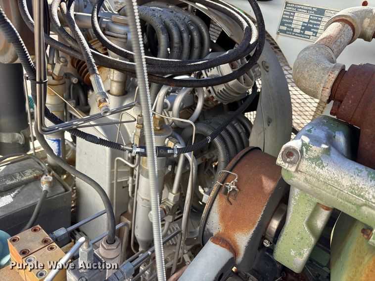 image for item EA7691 1991 Bauer K15-D air compressor