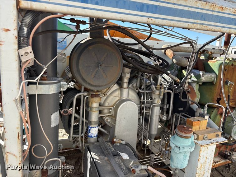 image for item EA7691 1991 Bauer K15-D air compressor
