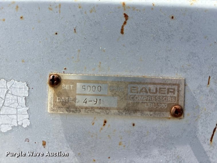 image for item EA7691 1991 Bauer K15-D air compressor