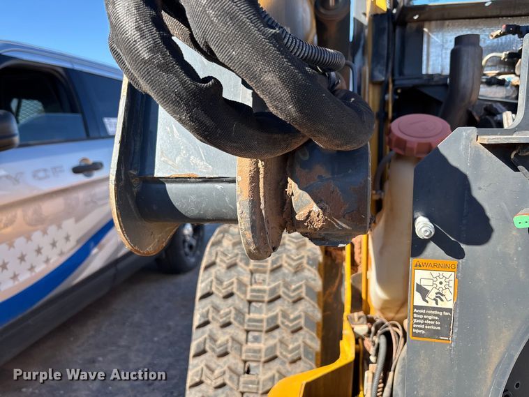 image for item EA7694 2019 John Deere 325G tracked skid steer loader