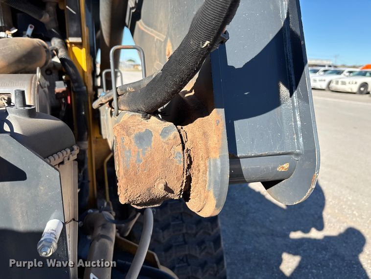 image for item EA7694 2019 John Deere 325G tracked skid steer loader