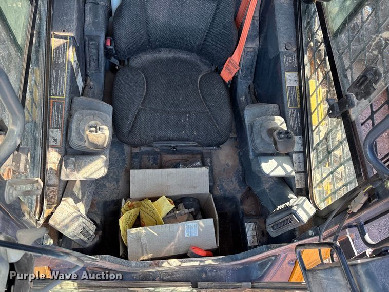 image for item EA7694 2019 John Deere 325G tracked skid steer loader