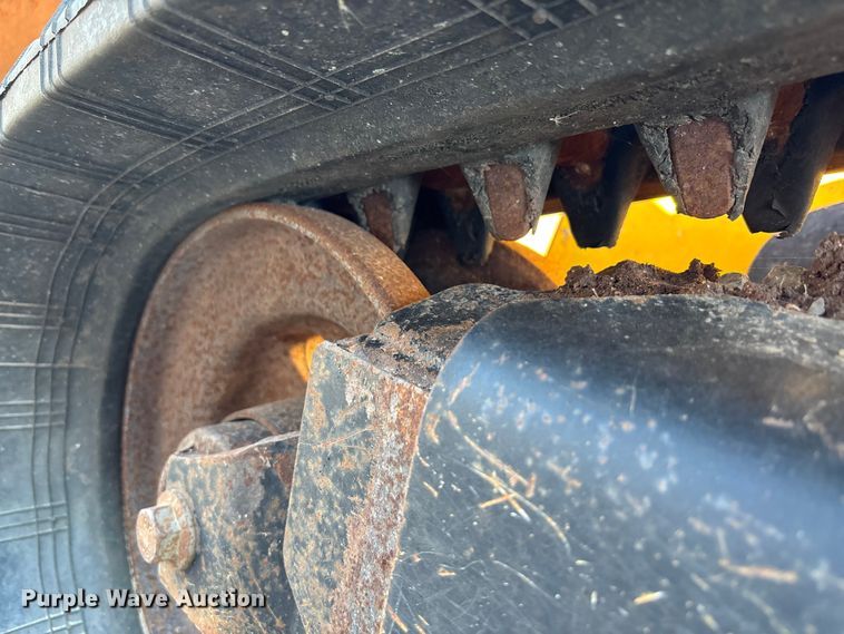 image for item EA7694 2019 John Deere 325G tracked skid steer loader