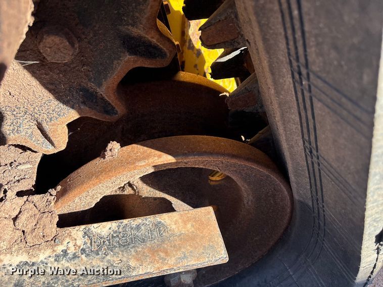 image for item EA7694 2019 John Deere 325G tracked skid steer loader