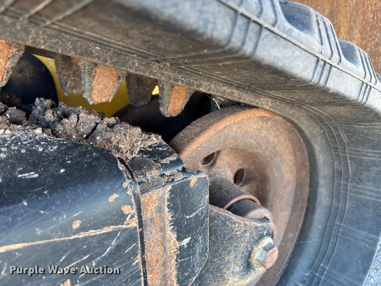 image for item EA7694 2019 John Deere 325G tracked skid steer loader