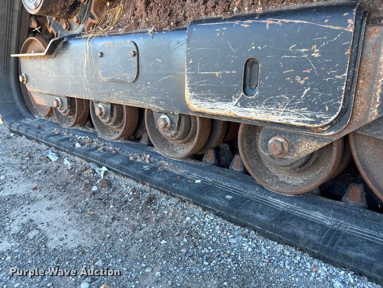 image for item EA7694 2019 John Deere 325G tracked skid steer loader