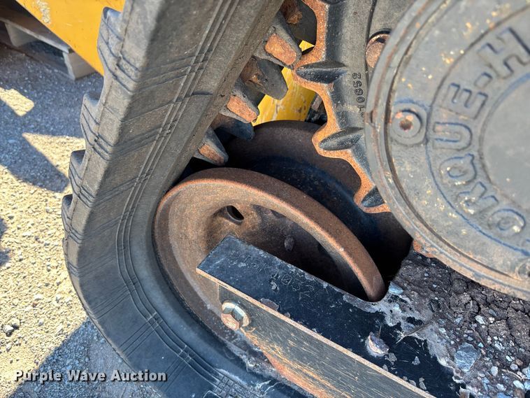 image for item EA7694 2019 John Deere 325G tracked skid steer loader