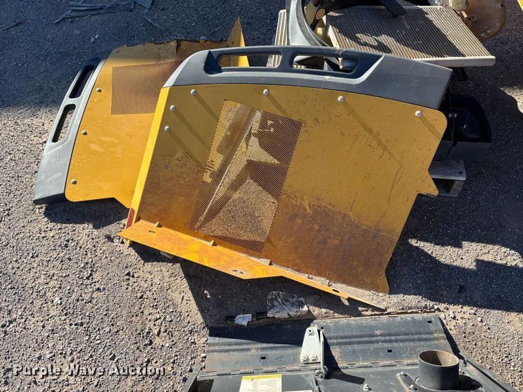 image for item EA7694 2019 John Deere 325G tracked skid steer loader