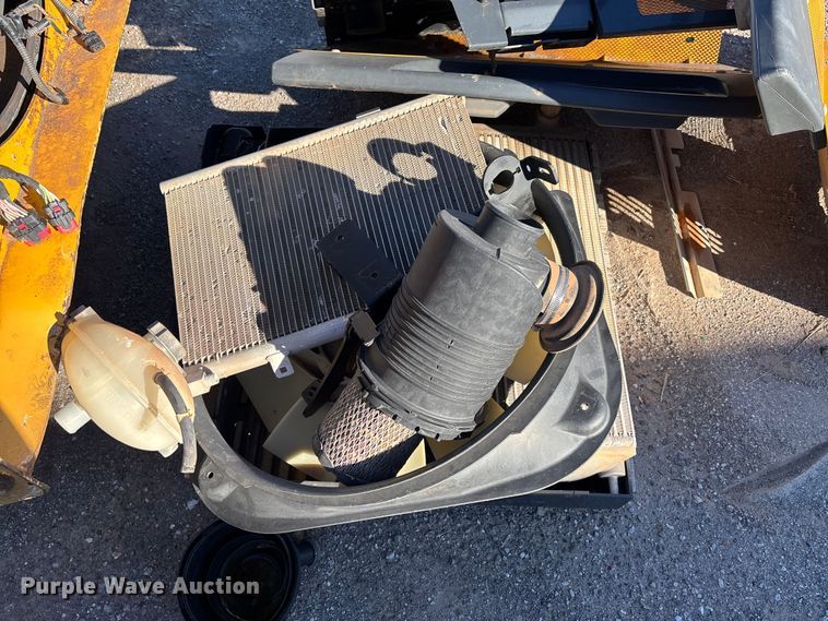 image for item EA7694 2019 John Deere 325G tracked skid steer loader