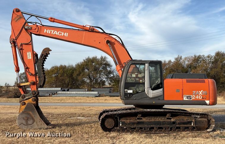 image for item EA7773 2009 Hitachi Zaxis 240LC-3 excavator