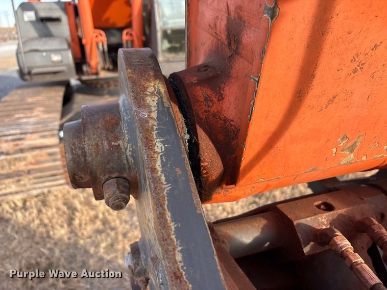 image for item EA7773 2009 Hitachi Zaxis 240LC-3 excavator