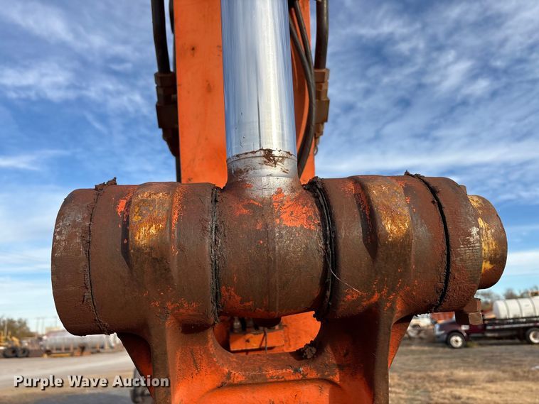 image for item EA7773 2009 Hitachi Zaxis 240LC-3 excavator