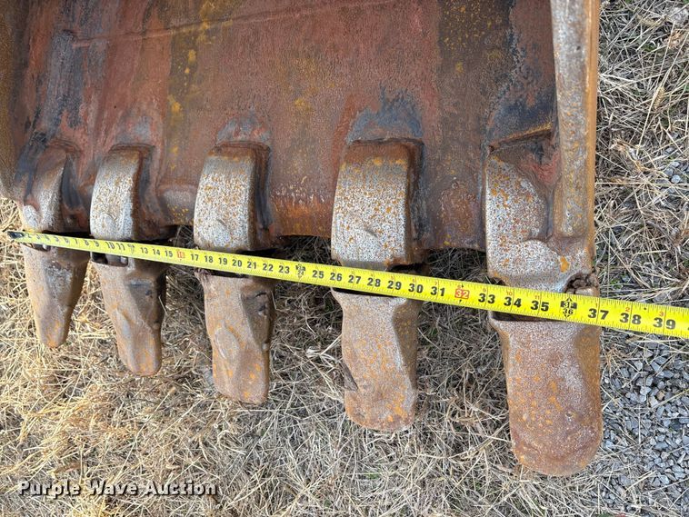 image for item EA7773 2009 Hitachi Zaxis 240LC-3 excavator