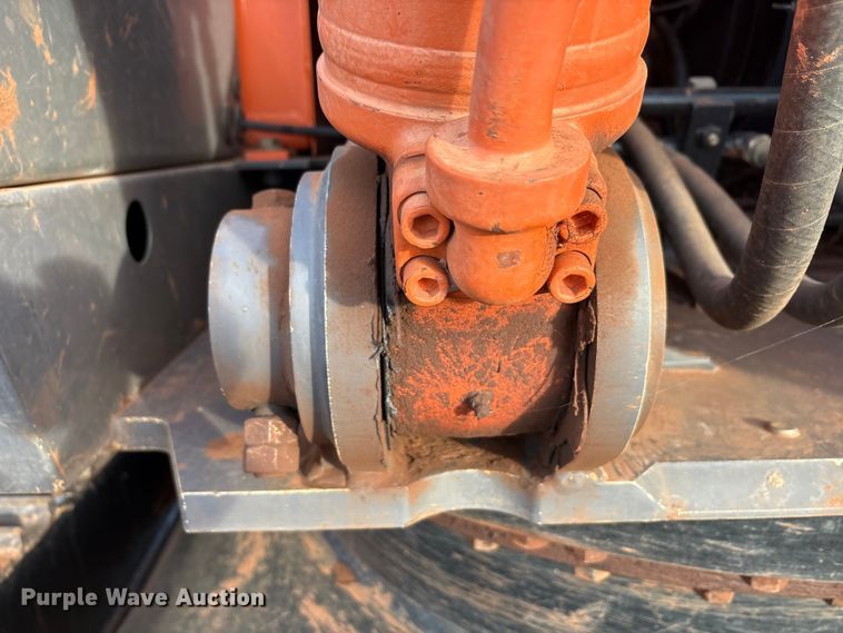 image for item EA7773 2009 Hitachi Zaxis 240LC-3 excavator