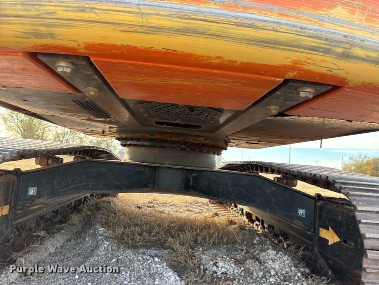 image for item EA7773 2009 Hitachi Zaxis 240LC-3 excavator